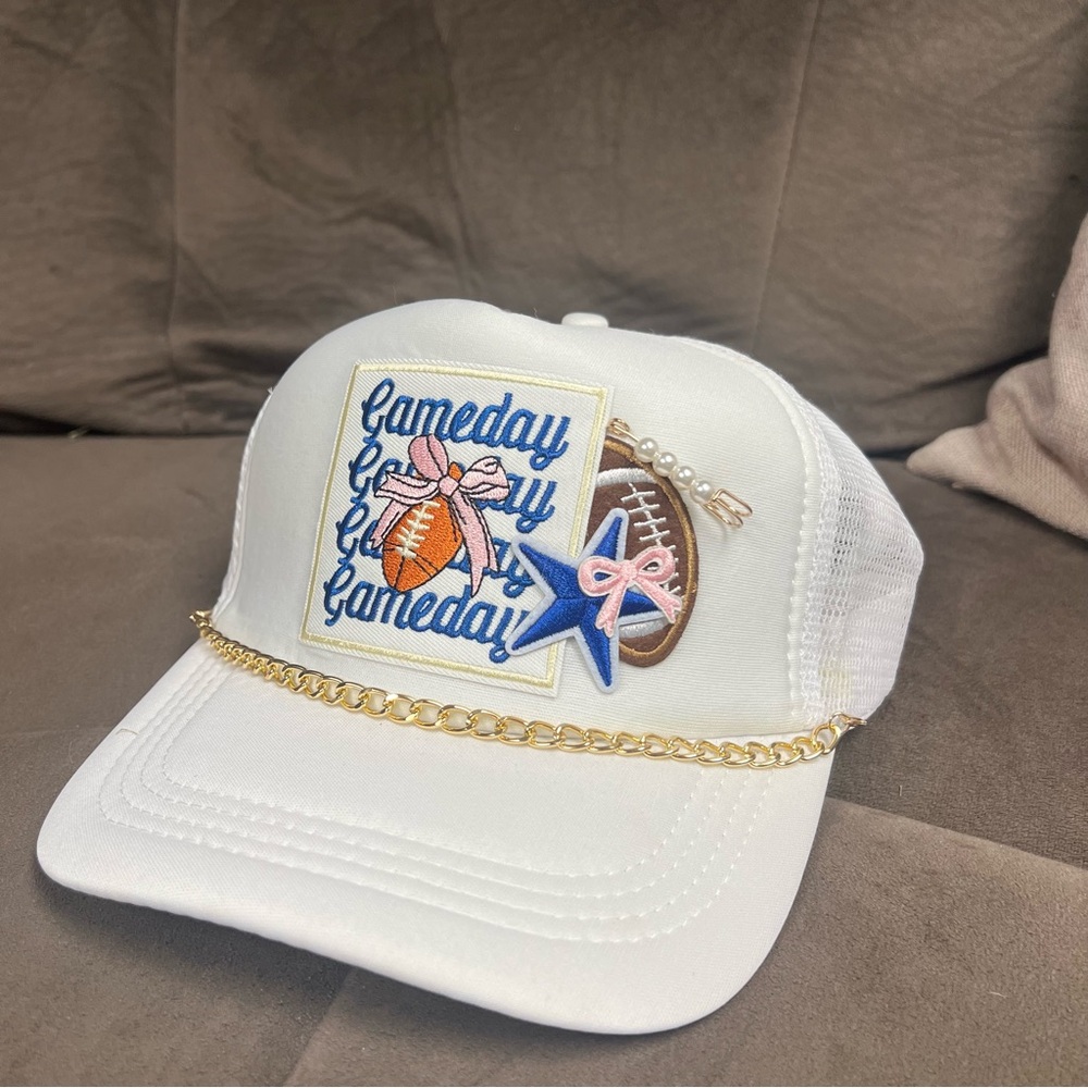 TRENDY3 TRUCKER HAT